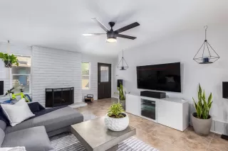 Photo #6: 6144689 Listing