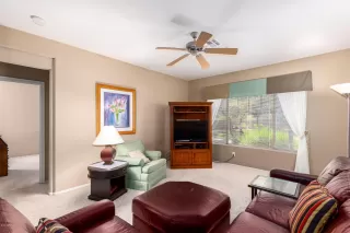 Photo #4: 6145000 Listing