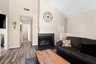 Photo #6: 6146204 Listing