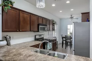 Photo #5: 6146331 Listing