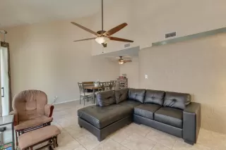 Photo #4: 6146619 Listing