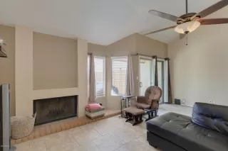 Photo #5: 6146619 Listing