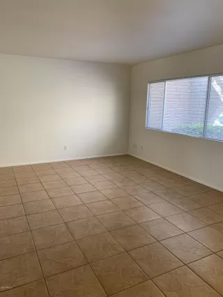 Photo #5: 6146698 Listing