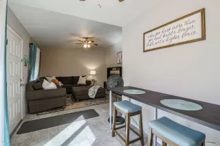 Photo #5: 6146831 Listing