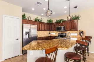 Photo #5: 6147236 Listing