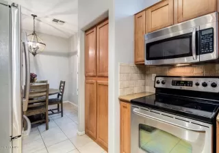 Photo #6: 6147540 Listing