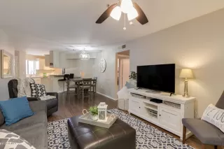 Photo #5: 6147621 Listing