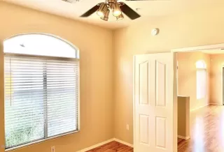 Photo #5: 6147891 Listing