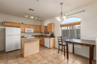 Photo #5: 6147893 Listing