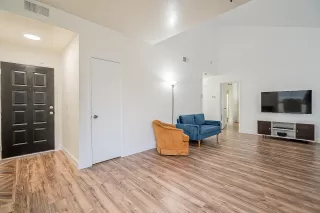 Photo #5: 6148208 Listing