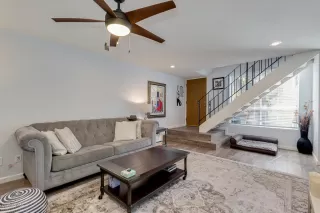 Photo #5: 6148395 Listing