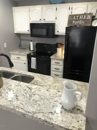 Photo #5: 6148945 Listing