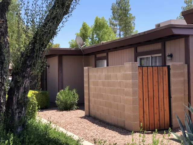 MLS: 6149500 Condo For Sale