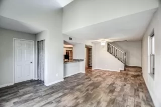 Photo #2: 6149955 Listing