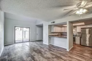 Photo #6: 6149955 Listing