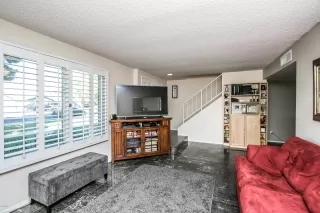 Photo #5: 6150316 Listing