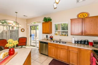 Photo #5: 6150606 Listing 