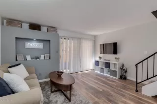 Photo #5: 6150819 Listing