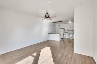 Photo #5: 6150881 Listing