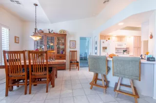 Photo #4: 6151024 Listing