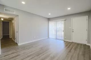 Photo #2: 6151287 Listing 