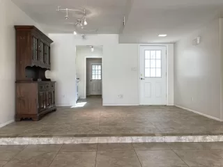 Photo #4: 6151347 Listing