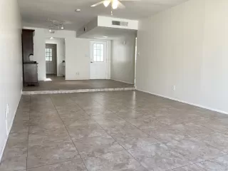 Photo #5: 6151347 Listing