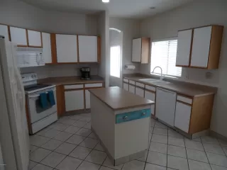 Photo #4: 6151388 Listing