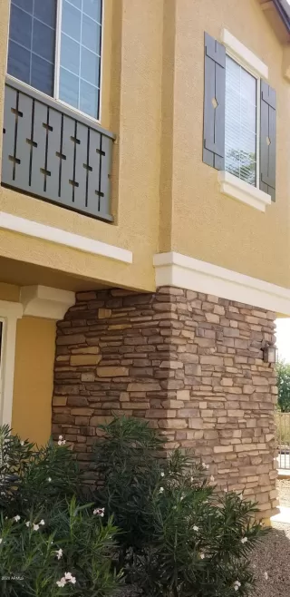 Photo #5: 6151847 Listing