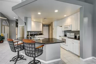 Photo #2: 6152783 Listing