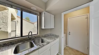 Photo #4: 6152900 Listing