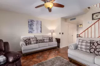 Photo #6: 6153229 Listing