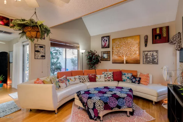 MLS: 6153306 Condo For Sale