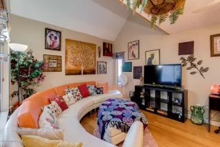 Photo #5: 6153306 Listing