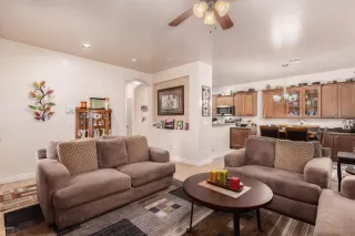 Photo #5: 6153314 Listing