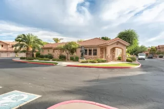Photo #4: 6154549 Listing