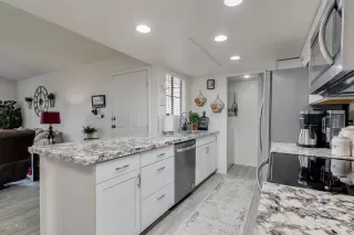 Photo #6: 6154665 Listing