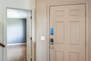 Photo #6: 6154825 Listing