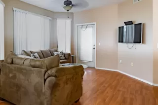 Photo #3: 6155070 Listing 