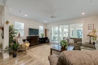 Photo #5: 6155297 Listing