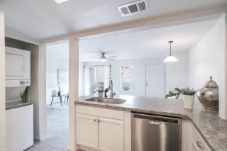 Photo #6: 6155837 Listing 