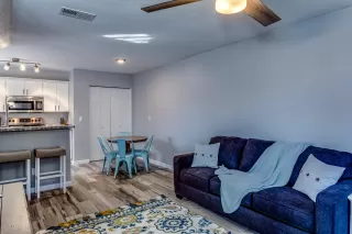 Photo #4: 6156126 Listing