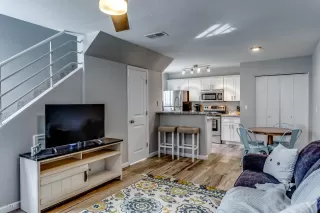 Photo #5: 6156126 Listing