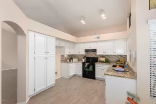 Photo #4: 6156395 Listing