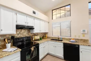 Photo #6: 6156395 Listing