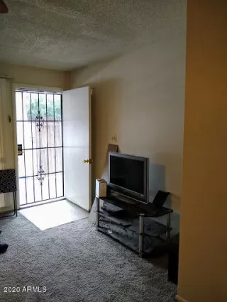 Photo #4: 6156607 Listing