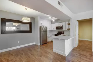 Photo #4: 6156895 Listing