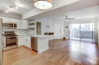 Photo #5: 6156895 Listing