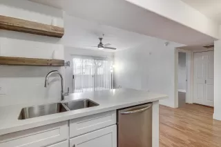 Photo #6: 6156895 Listing