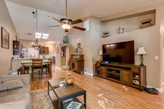 Photo #4: 6156951 Listing